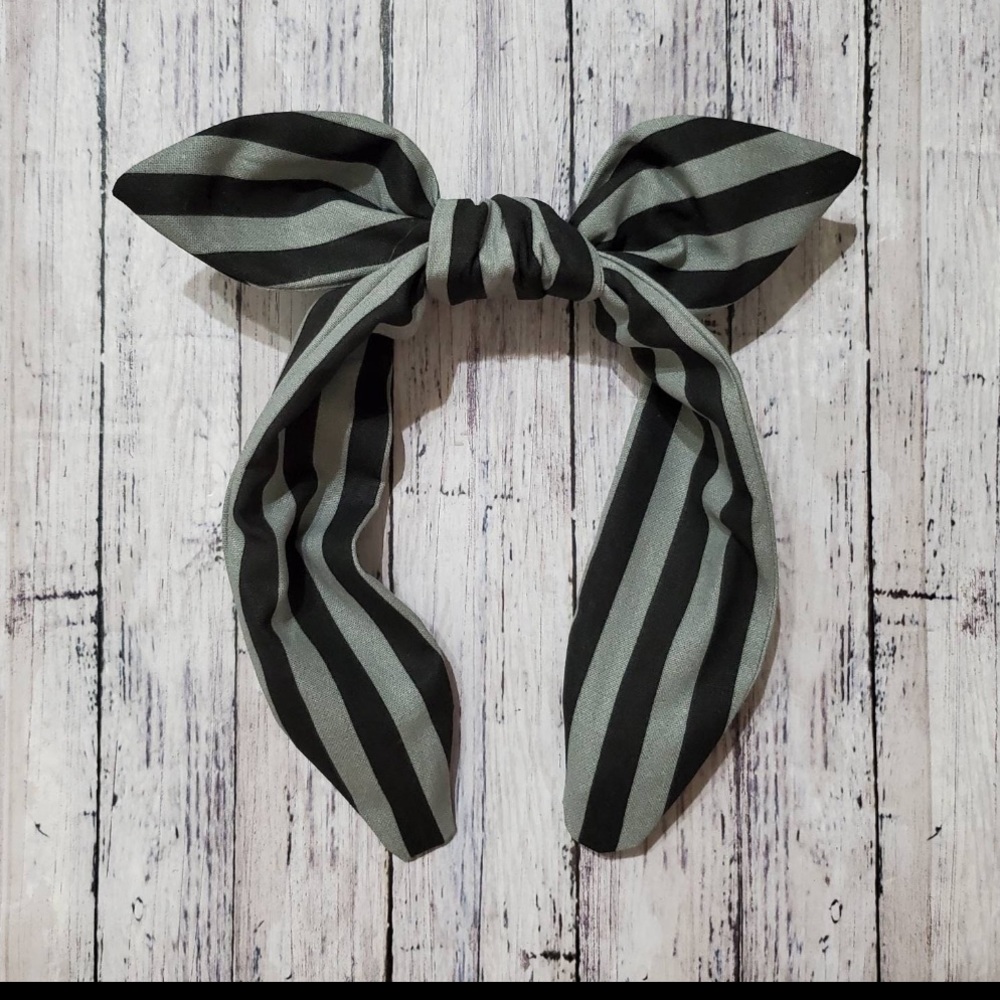 Black and Grey Striped Knotted Headband